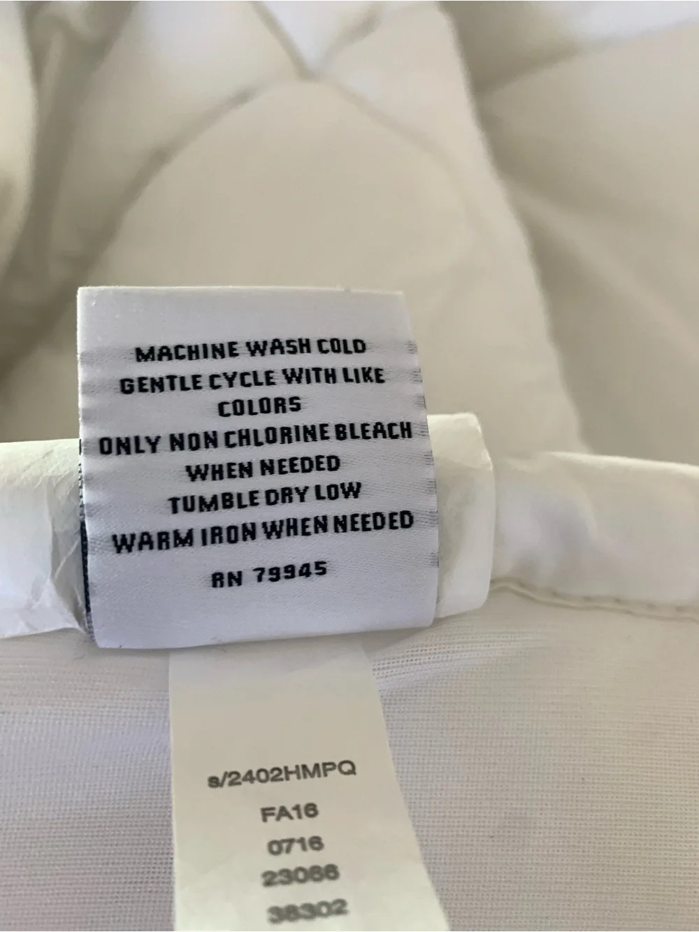 Macy’s Hotel Collection White Queen Size Quilted Mattress Pad - Hypoallergenic